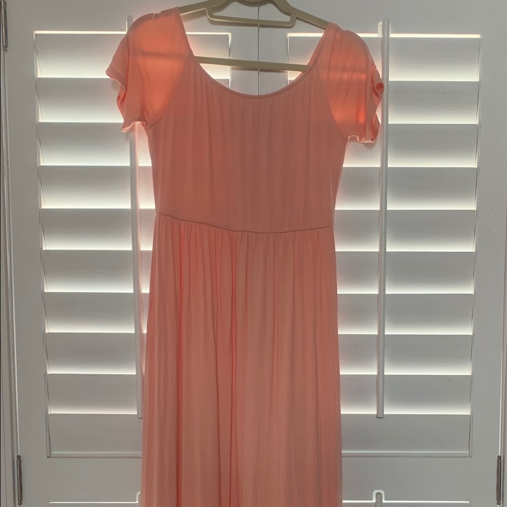 Beautiful dress perfect for photo shoot or event.